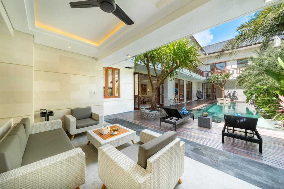 Property building, Seating area, On site