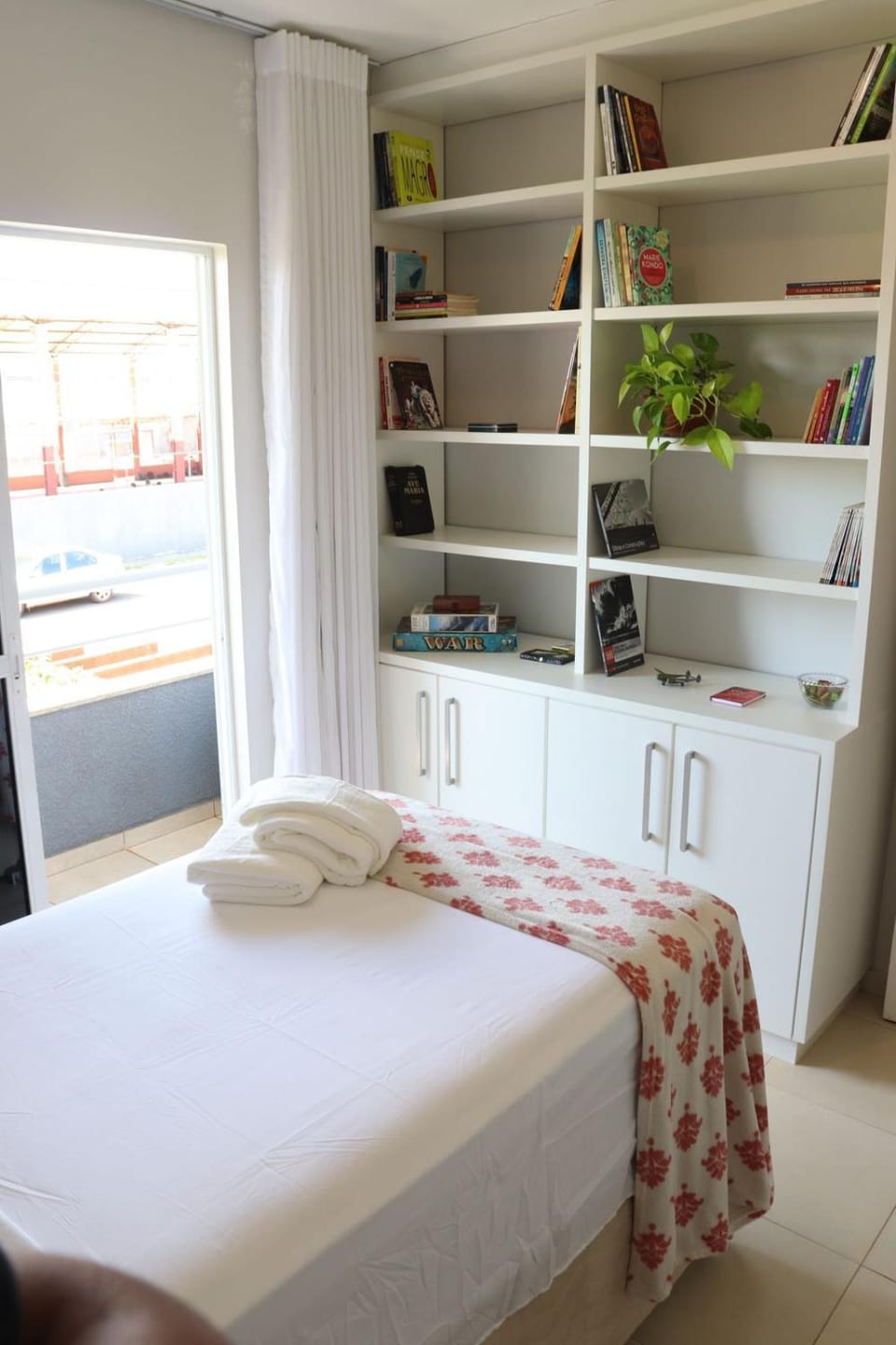Bed, Library, View (from property/room), Photo of the whole room, wardrobe, air conditioner