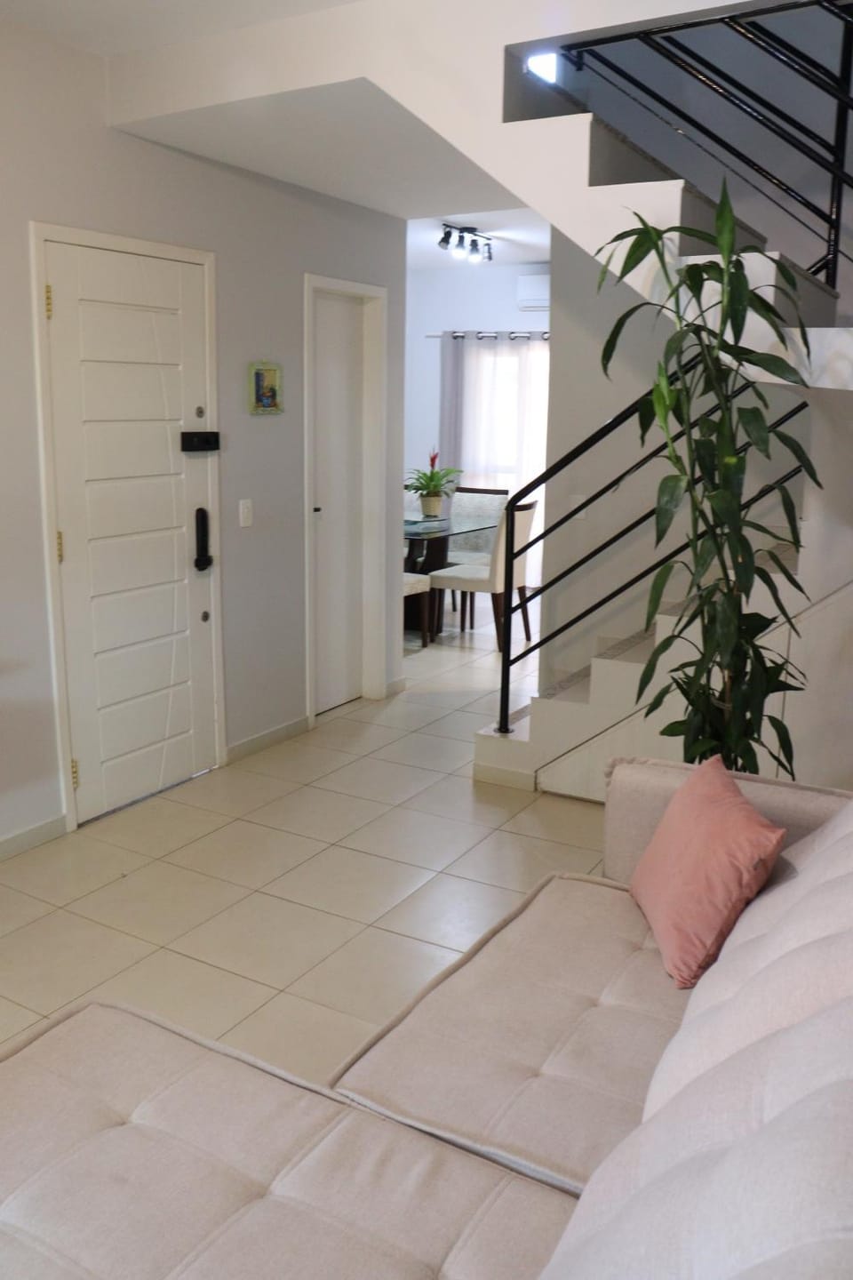 Living room, Seating area, air conditioner