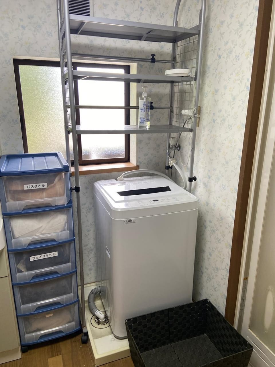 湖を望む一軒家 Apartment in Shiga, Japan