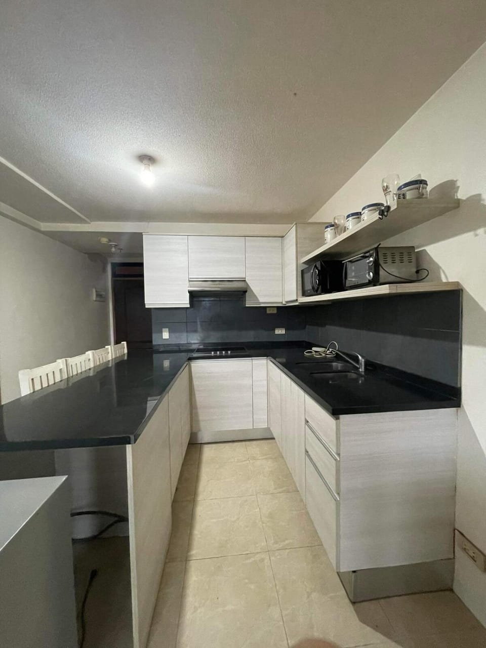 Kitchen or kitchenette, Lounge or bar, stove