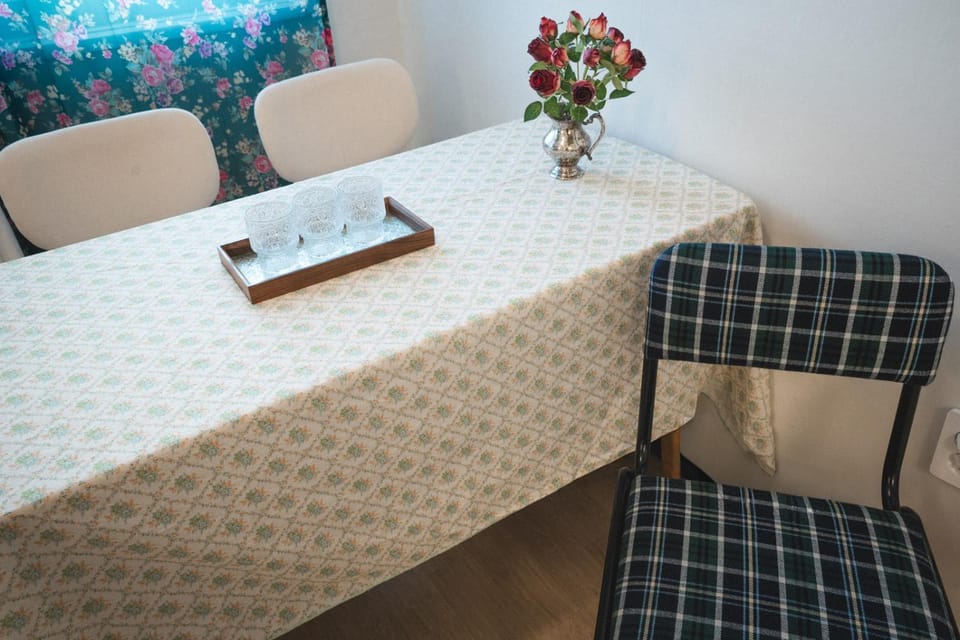 대구언니야네# 반월당역 5분 최대 8명 룸3 동성로 서문시장 동대구역 Apartment in Daegu