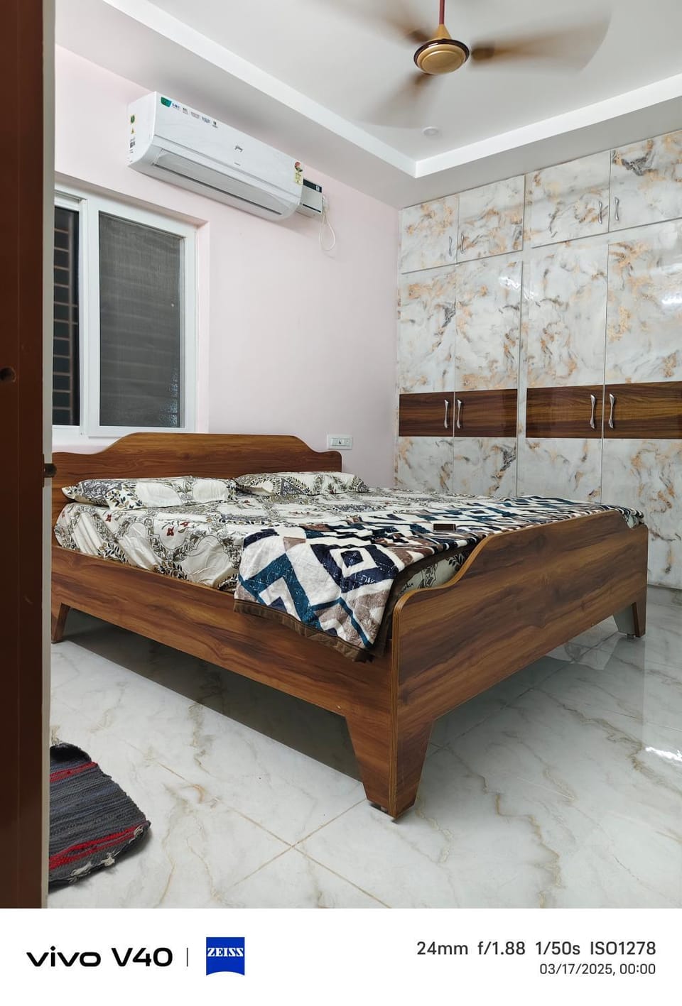 Bed, Bedroom, air conditioner