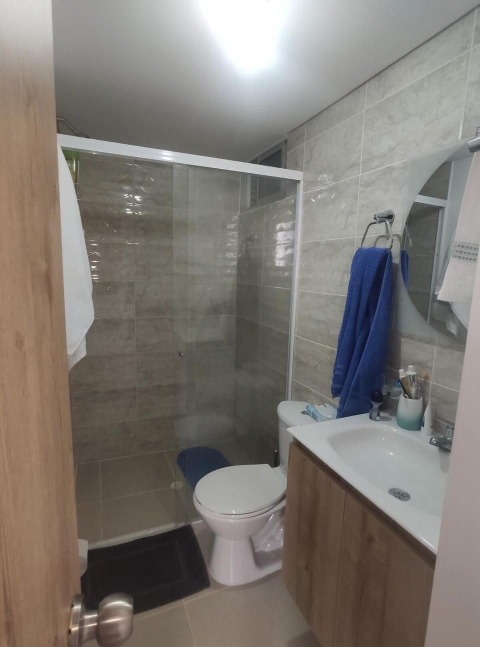 Shower, Bathroom, towels