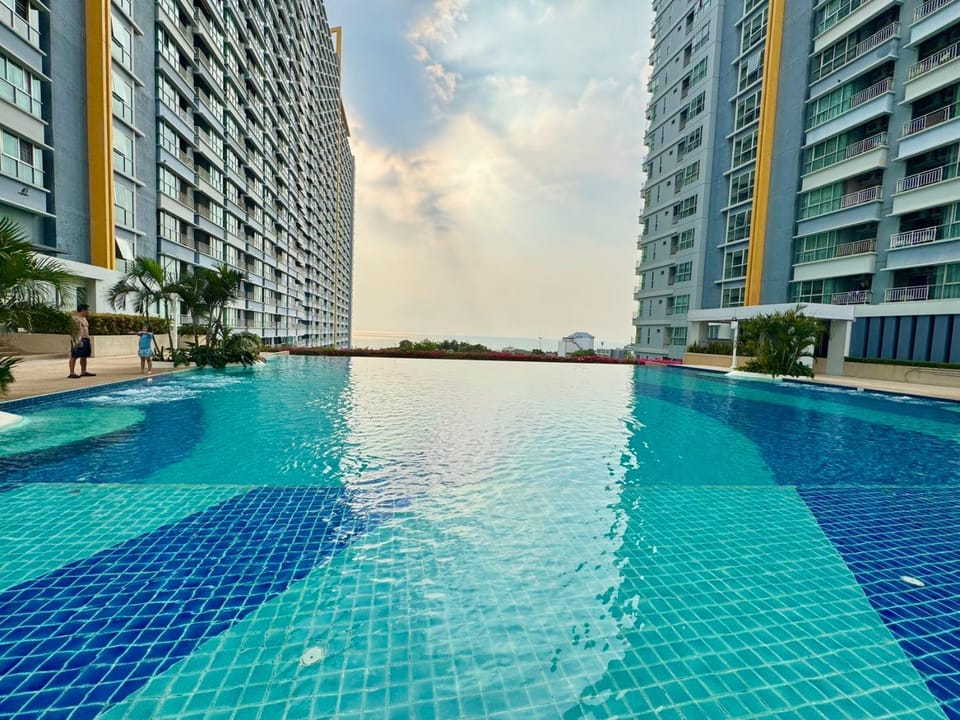 Property building, Pool view, Swimming pool