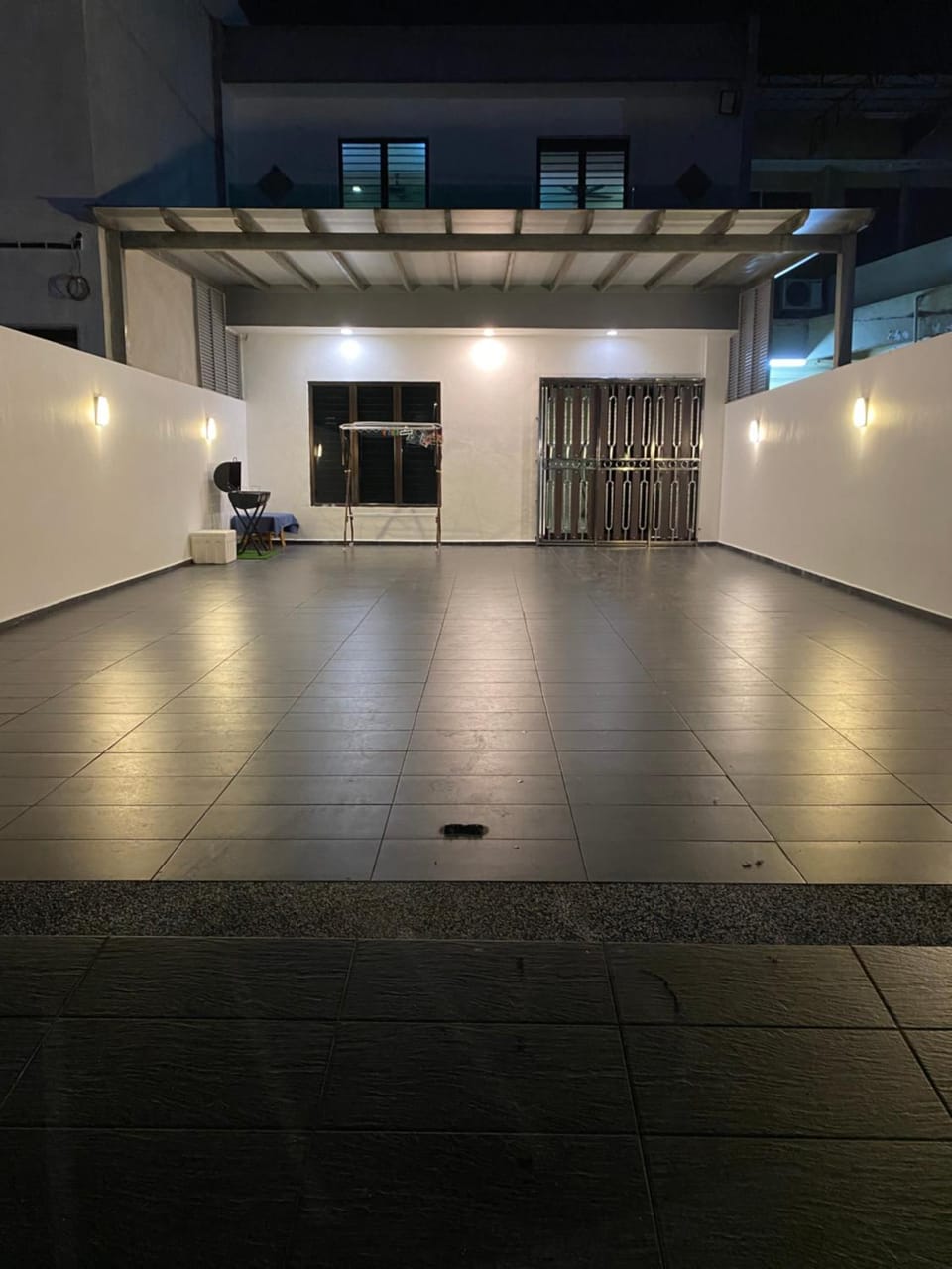 JB Mid Valley & KSL 超大双层别墅 可容纳20人 适合家庭聚会 House in Johor Bahru
