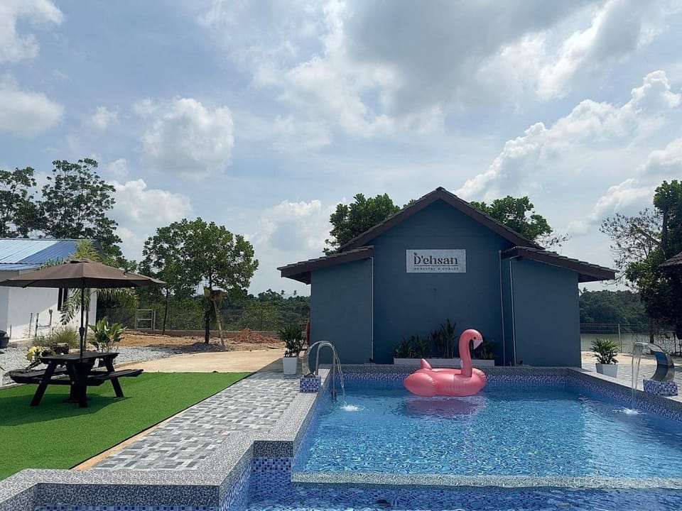 Property building, Swimming pool