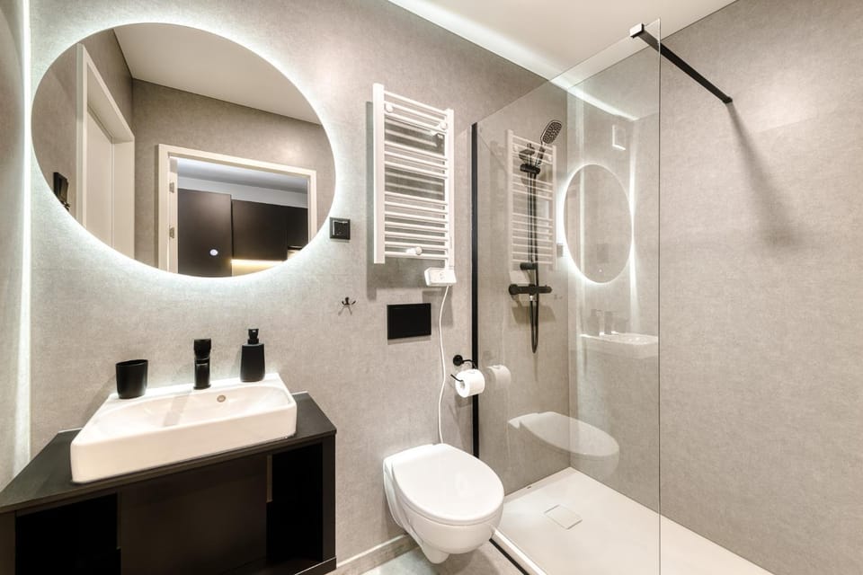 Shower, Toilet, Bathroom