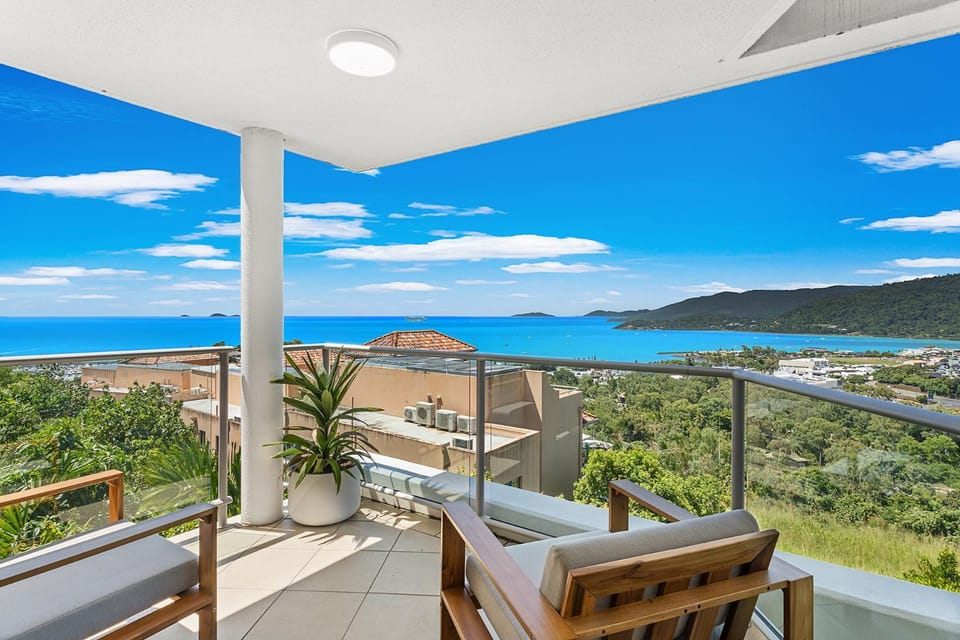 Property building, Patio, Day, Natural landscape, View (from property/room), Balcony/Terrace, Mountain view, Sea view