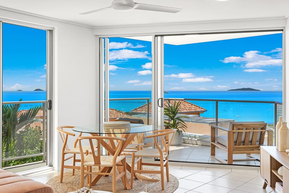 Patio, Day, Natural landscape, View (from property/room), Balcony/Terrace, Seating area, Dining area, Sea view