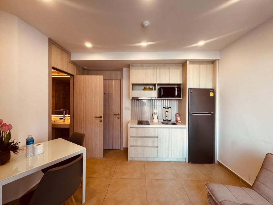 Kitchen or kitchenette, Living room