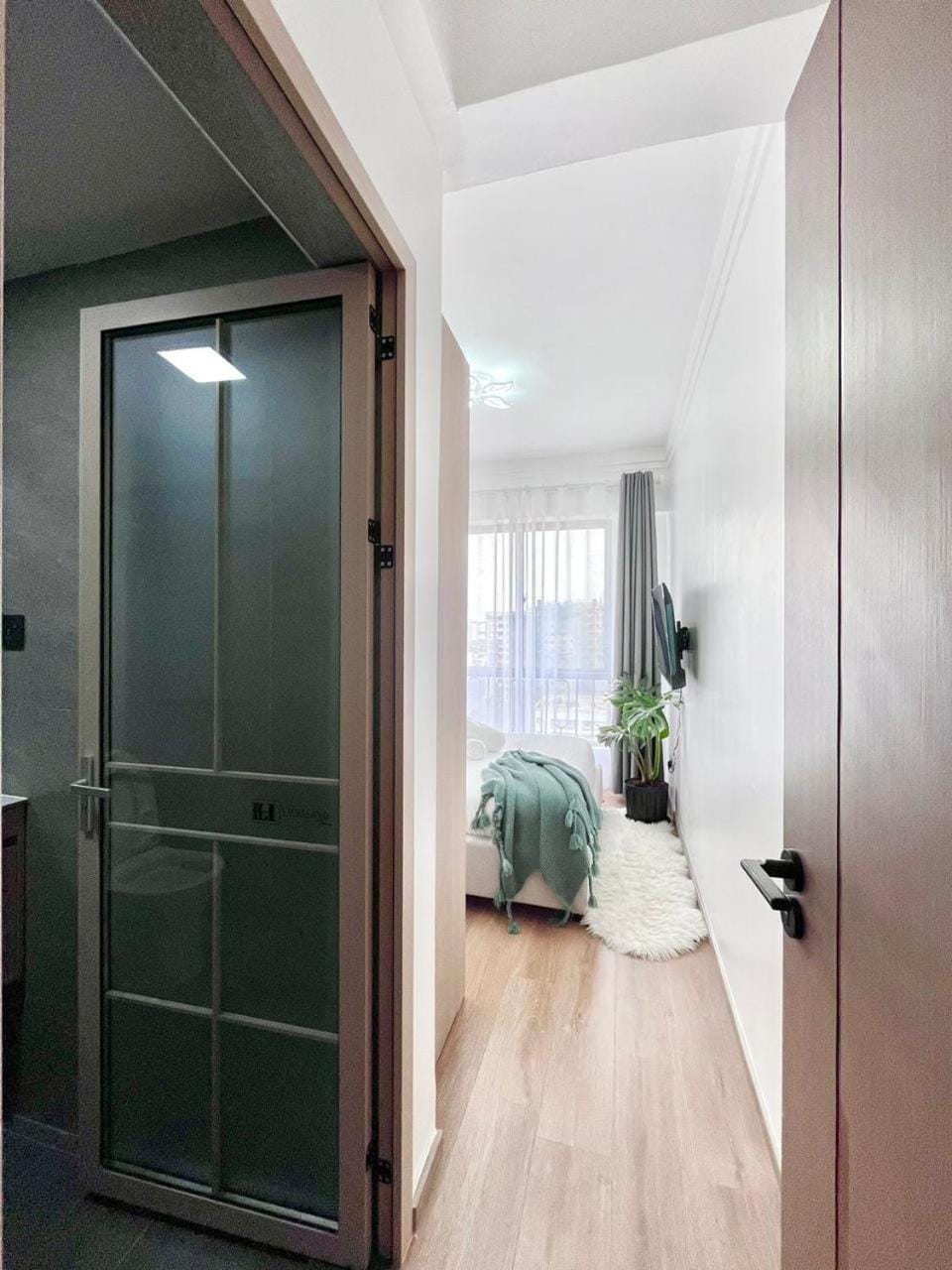 supreme luxury living apartments with breathtaking amazing city views gym heated swimming pool fully equipped gym children playground and ample parking space and proximity to major shopping malls and gourmet restaurants Apartment in Nairobi