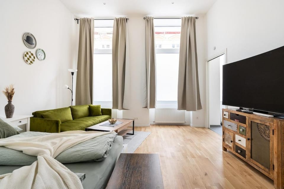 TV and multimedia, Seating area, Evening entertainment