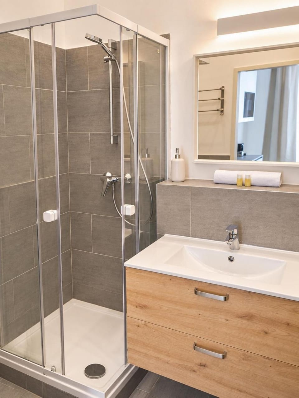 Shower, Bathroom