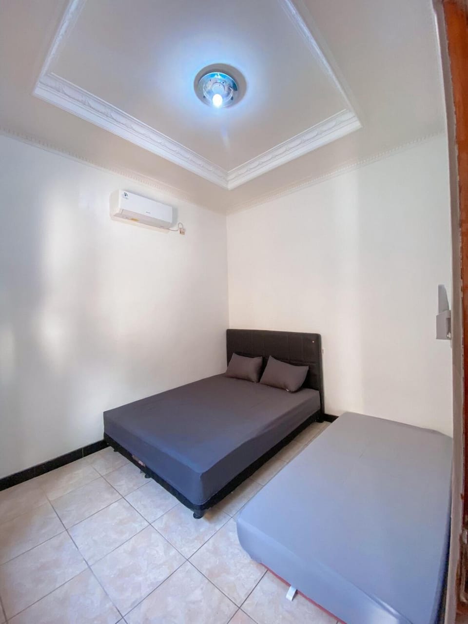 Bedroom, air conditioner