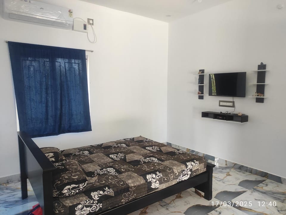 TV and multimedia, Bedroom, air conditioner
