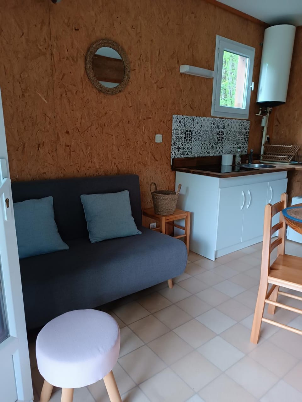 Kitchen or kitchenette, Dining area, pet friendly, stove