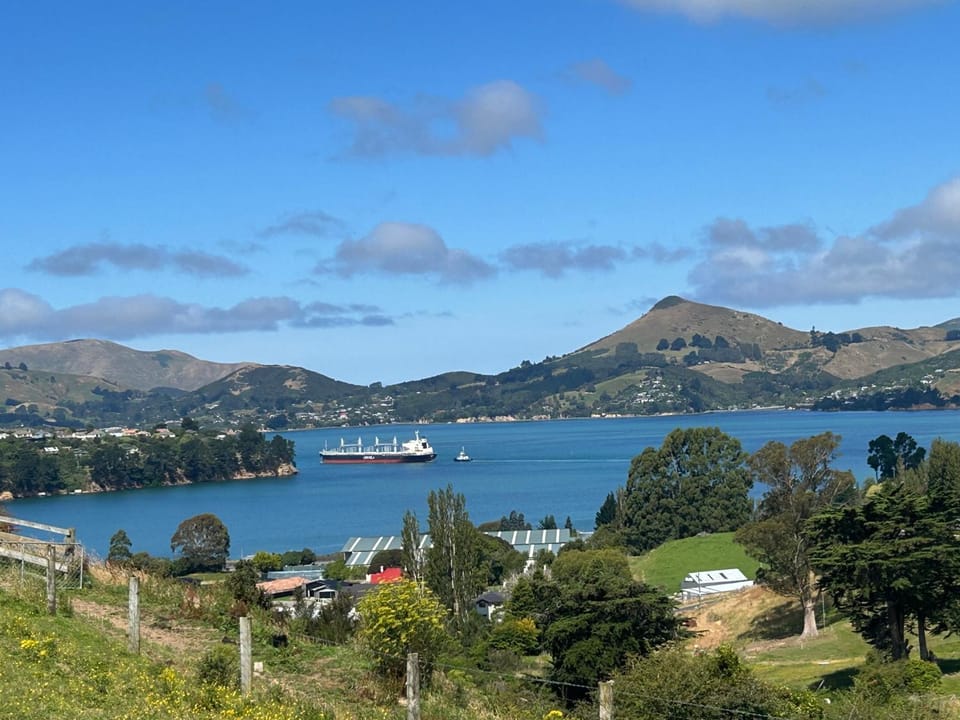 Mountain view, Sea view