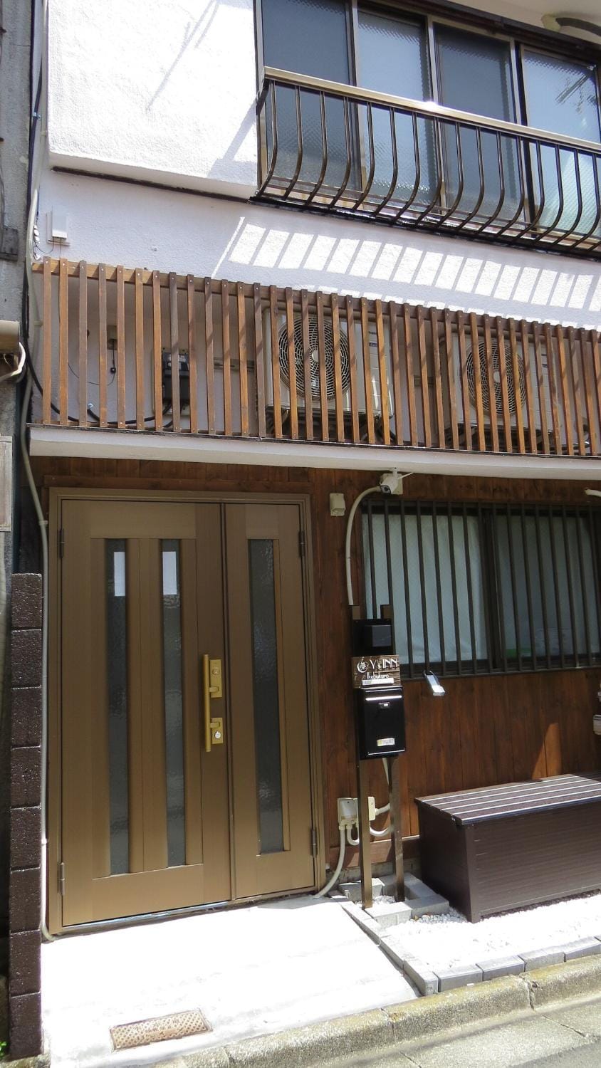 Facade/entrance