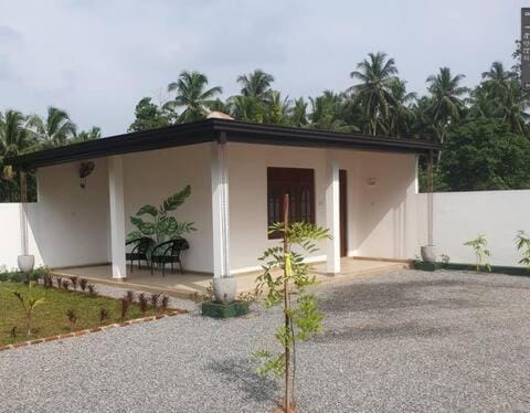 Neos Palm Paradise Bed and Breakfast in Western Province