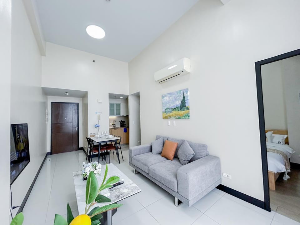 High Ceiling 1BR OPR #7 Apartment in Lapu-Lapu City