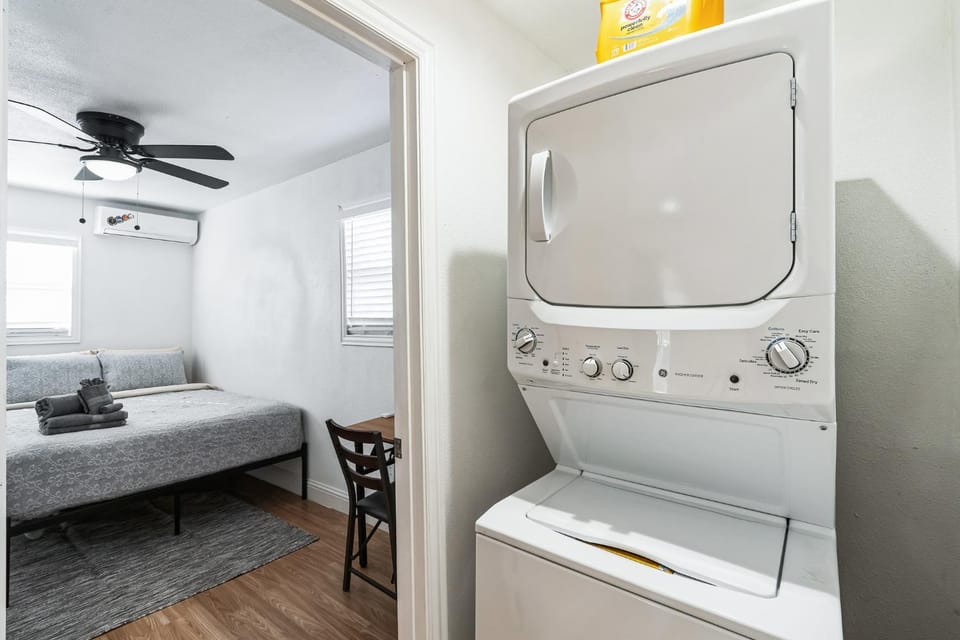 Charming Traditional Home, 5Min To White Rock Lake House in Dallas