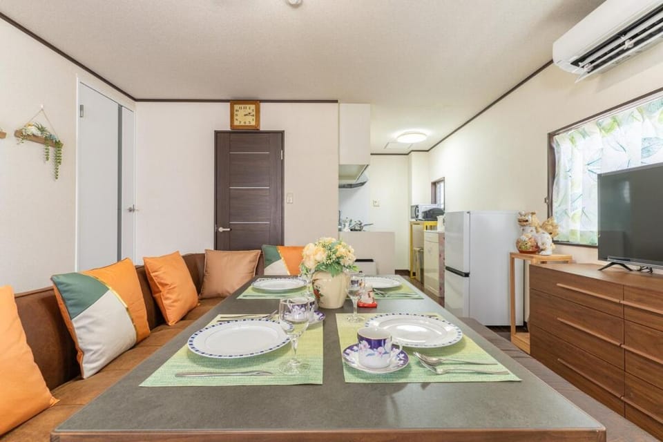 6 Min to Namba, Entire Rental for up to 10 Guests Apartment in Osaka