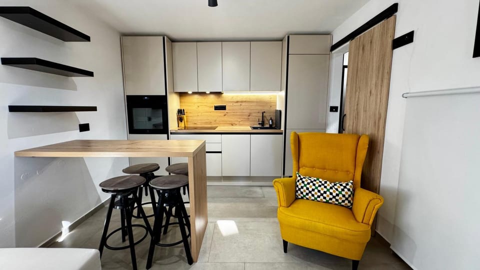 Living room, Dining area, kitchen