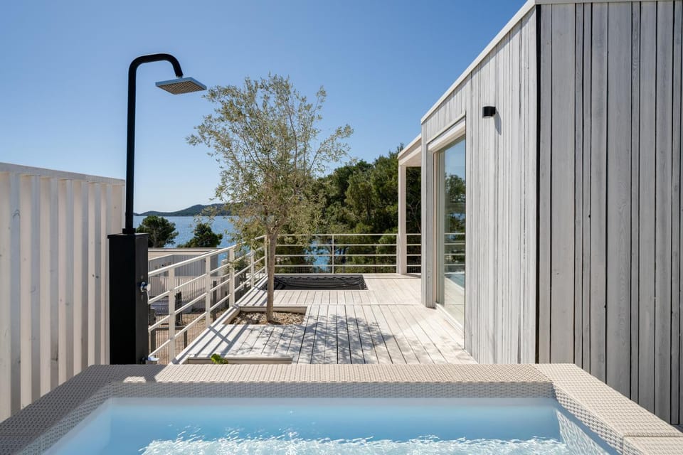 Day, Natural landscape, Pool view, Swimming pool
