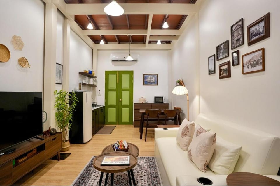 Nivas Wanit 2BR 1SFB Yaowarat MRT EntireHome 80SQM Villa in Bangkok
