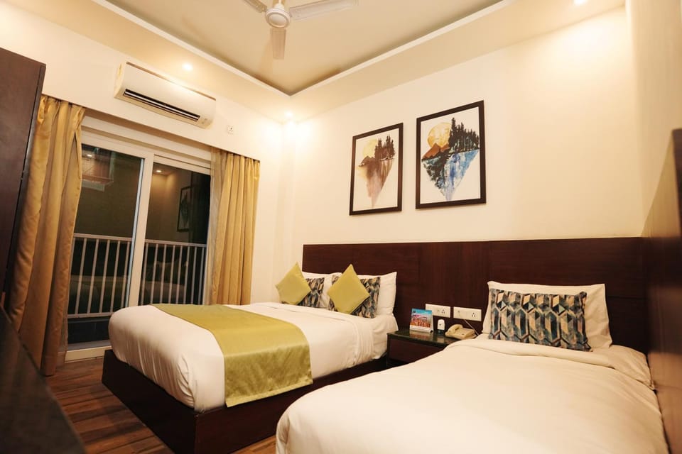 Bed, Photo of the whole room, Bedroom, air conditioner