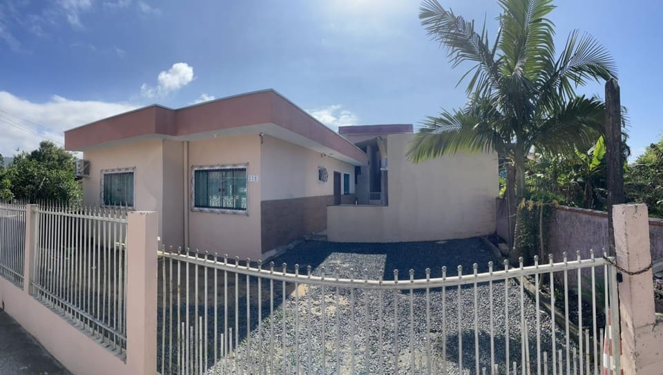 Casa com piscina House in Penha