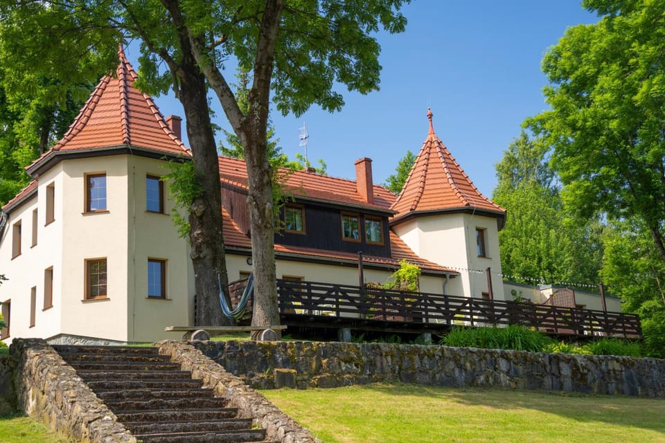 Property building, Day, Garden, Garden