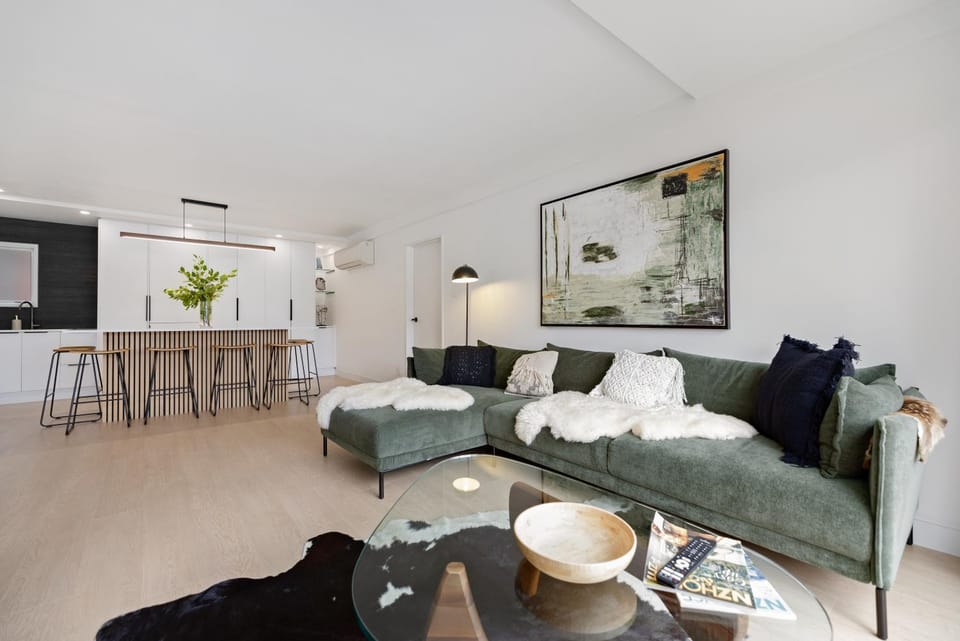 Spectacular Lakefront Apartment Apartment in Queenstown