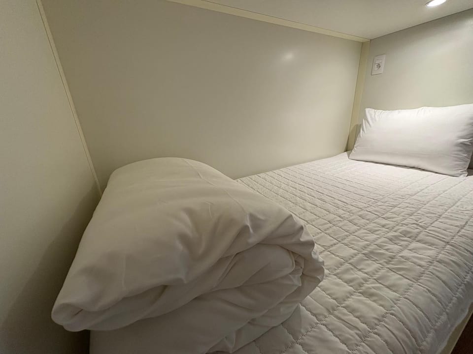 Photo of the whole room, Decorative detail, Decorative detail