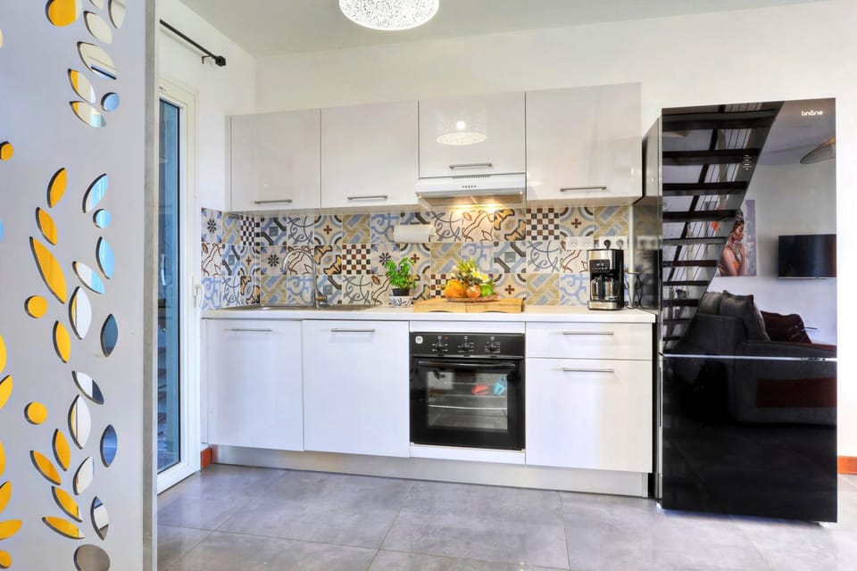 Kitchen or kitchenette, stove