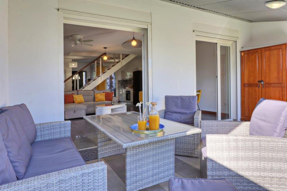 Patio, Seating area