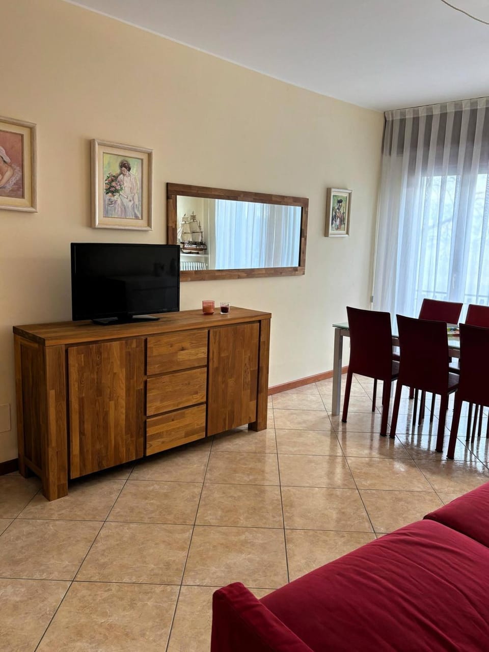 Communal lounge/ TV room, Living room