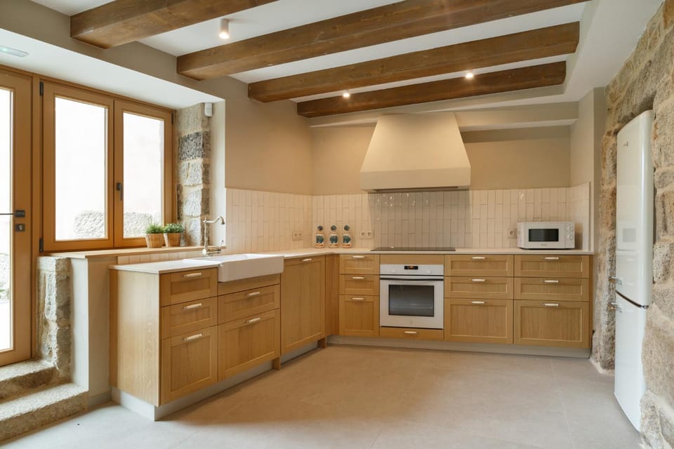 Kitchen or kitchenette, dishwasher, oven, pet friendly, stove, toaster