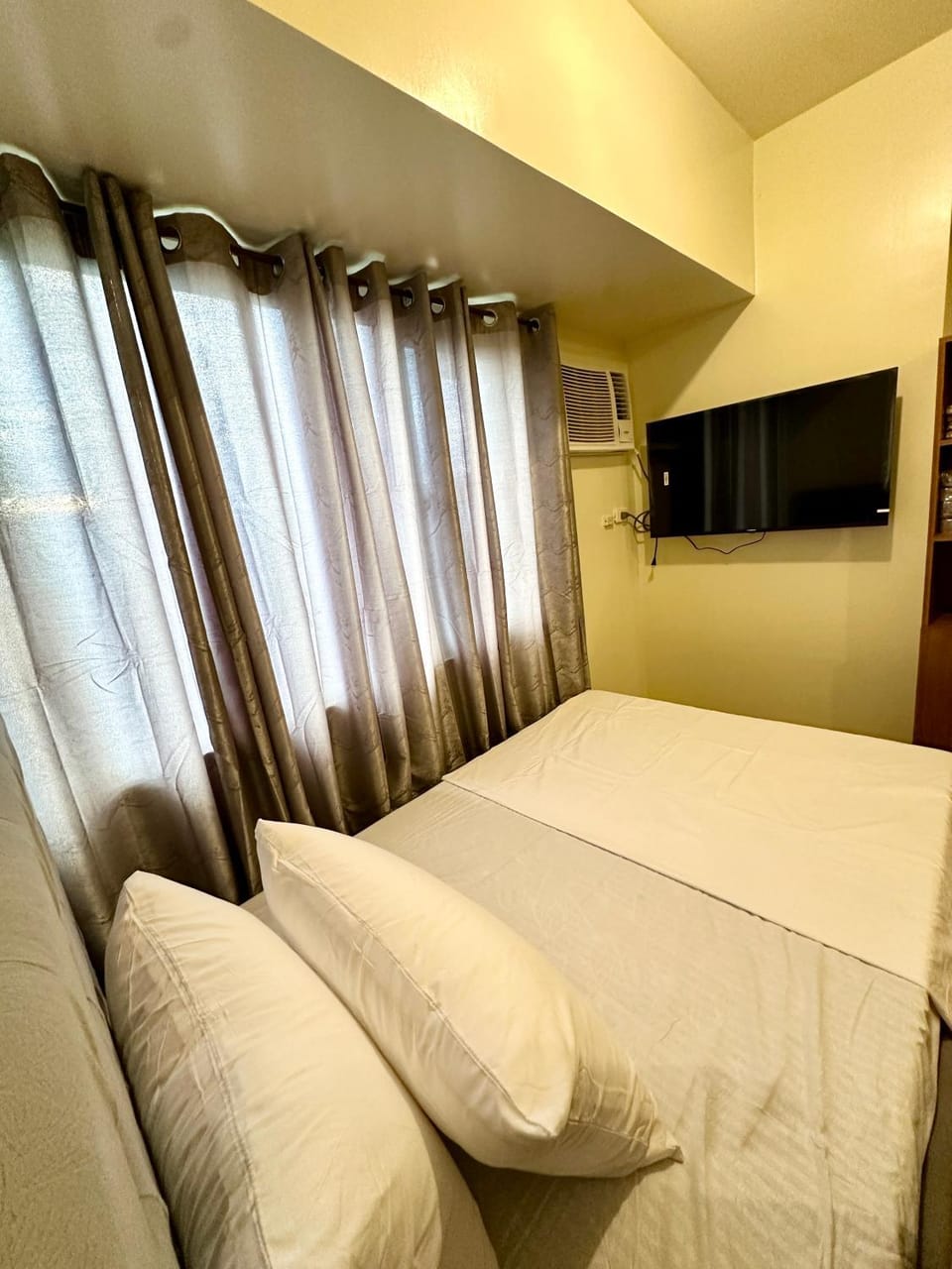 Cozy Studio Unit beside Solaire North Apartment in Quezon City