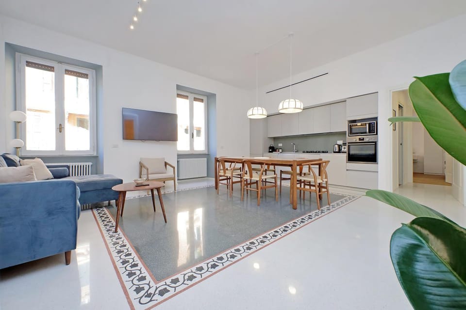 Kitchen or kitchenette, Seating area, Dining area