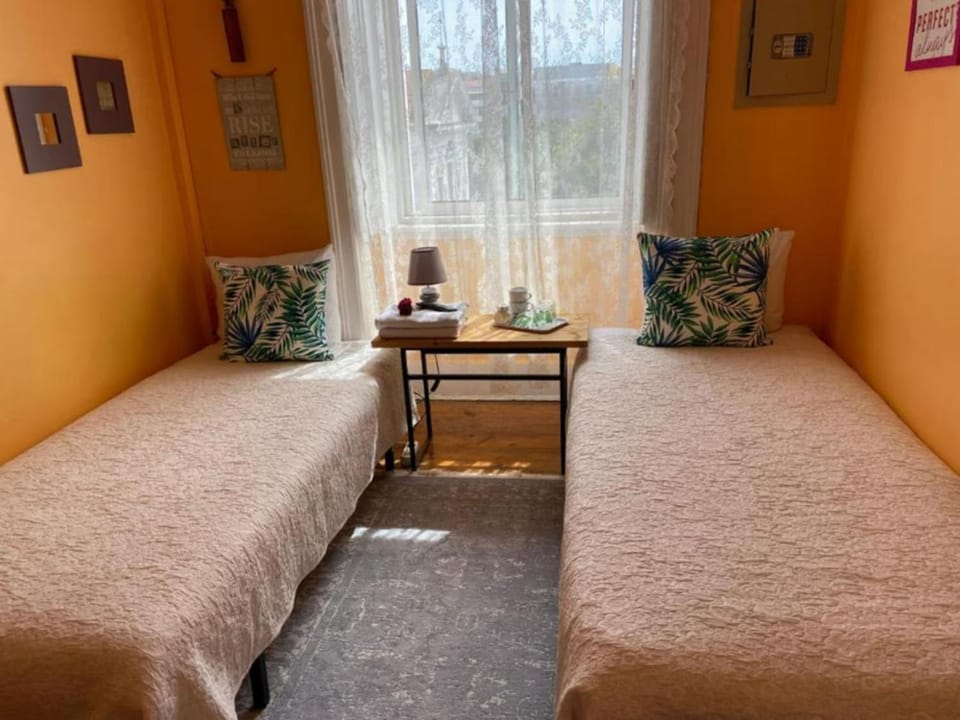 Lisboa Anglesh Guesthouse located near the city centre Bed and Breakfast in Lisbon