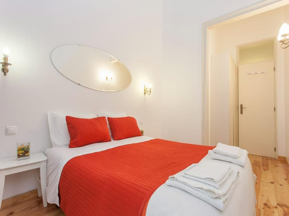 Lisboa Anglesh Guesthouse located near the city centre Bed and Breakfast in Lisbon