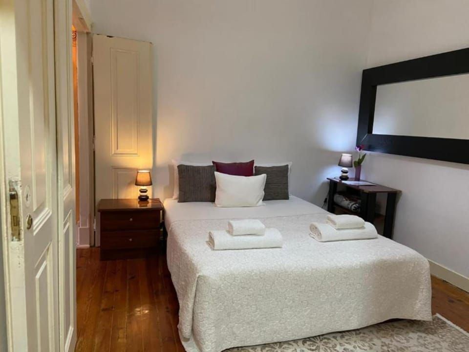 Lisboa Anglesh Guesthouse located near the city centre Bed and Breakfast in Lisbon