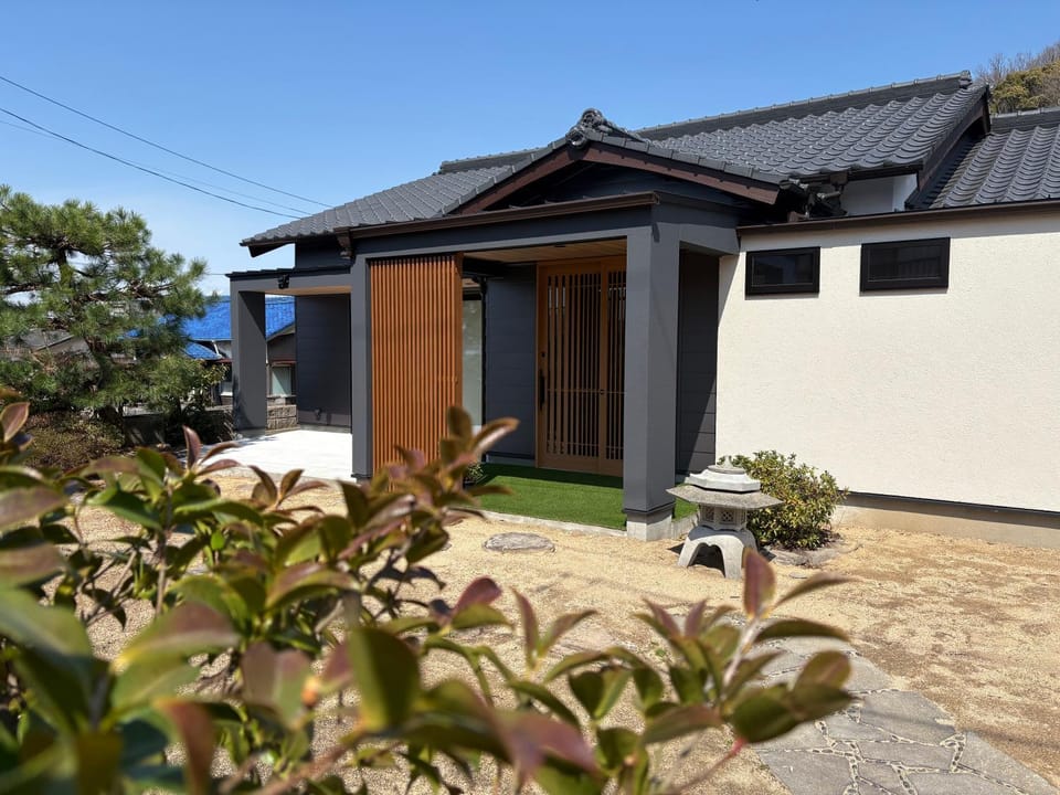 Property building, Day, Garden, Garden view