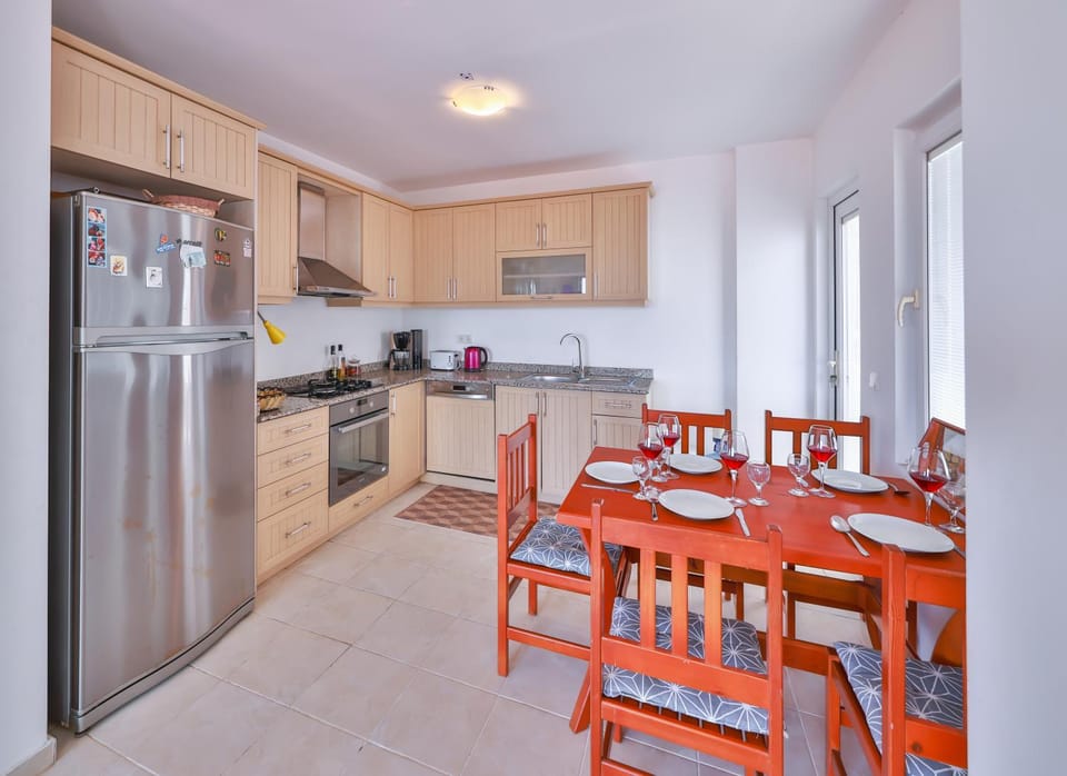 Dining area, kitchen