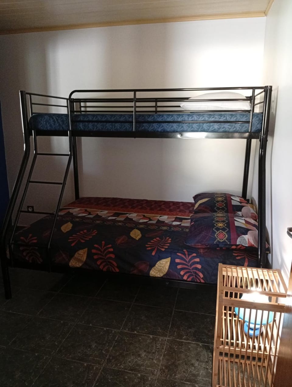Bedroom, bunk bed