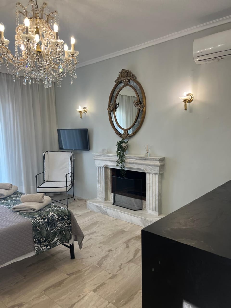 Photo of the whole room