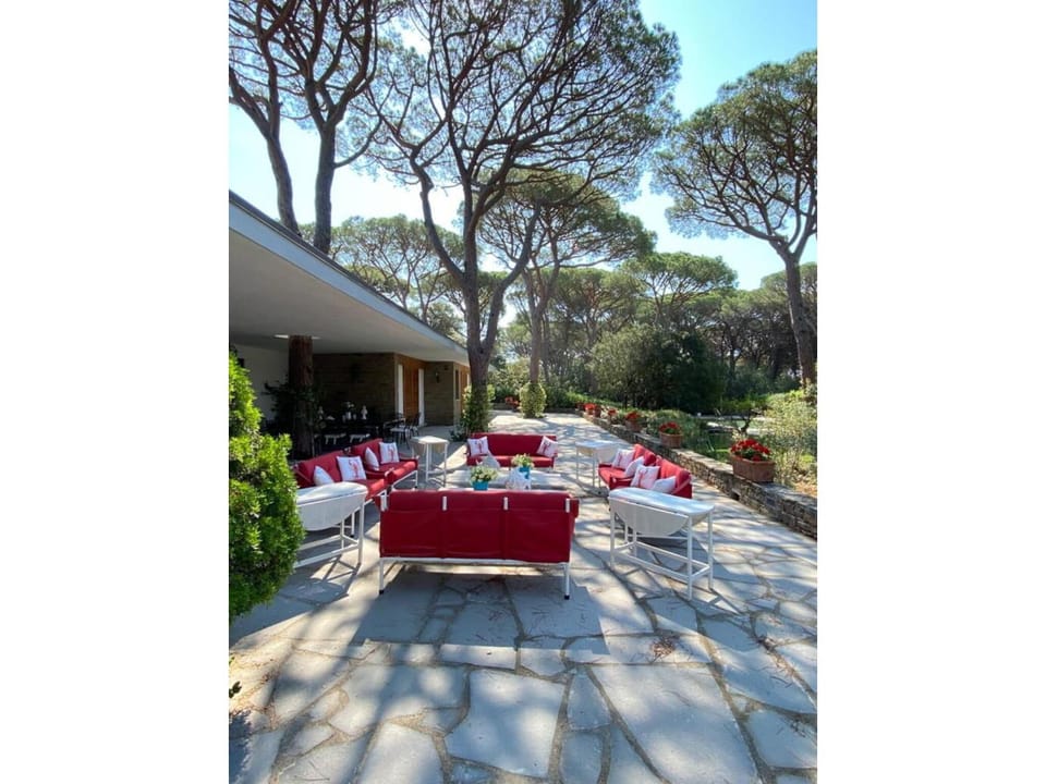 Property building, Spring, Summer, Garden, Spa and wellness centre/facilities, Swimming pool