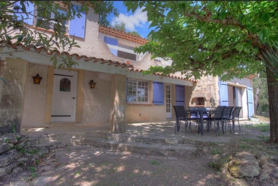 Villa Martine, authentic family home Villa in Rognes